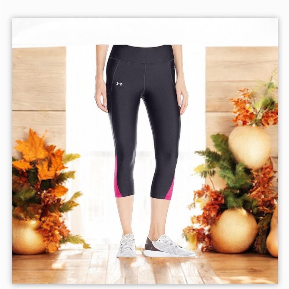 Under Armour Fly By Black Pink
Crop Capri Leggings XS-Small (oversized)
